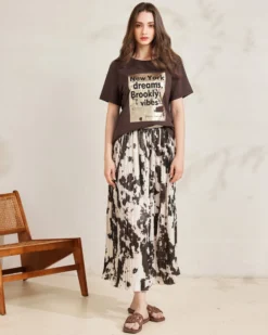 BACHATA - Tshirt manica corta marrone con stampa