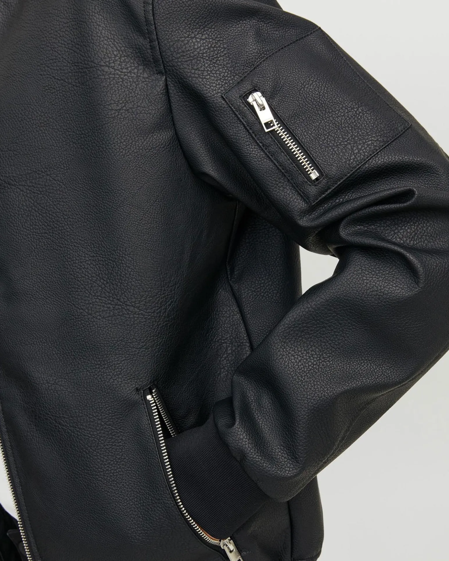 JACK&JONES - GIUBBINO BOMBER IN SIMILPELLE DA UOMO CON VITA ELASTICIZZATA