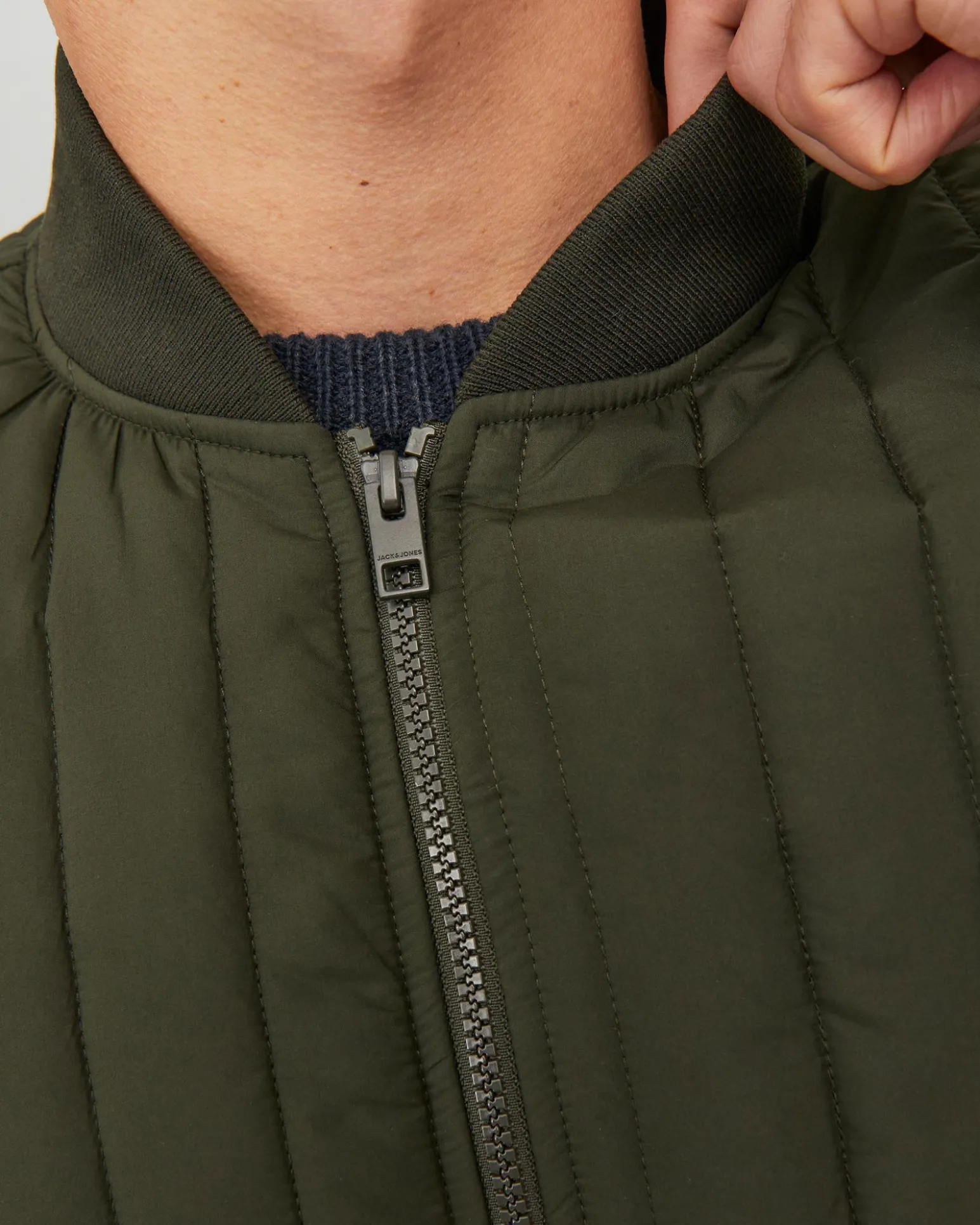 JACK&JONES - SMANICATO TRAPUNTATO VERDE MILITARE DA UOMO