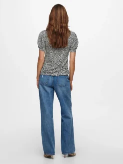 JACQUELINE DE YONG - TSHIRT MACULATA MEZZA MANICA