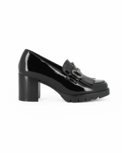 MISS GLOBO - Mocassino nero effetto vernice con morsetto e frange, sottopiede in memory soft