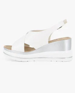 MISS GLOBO - Sandalo platform bianco con incrocio frontale e sottopiede in memory soft, zeppa 7,5CM