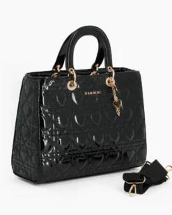 NARDINI - Borsa grande nera due manici effetto vernice trapuntata con cuori e ciondoli, tracolla removibile