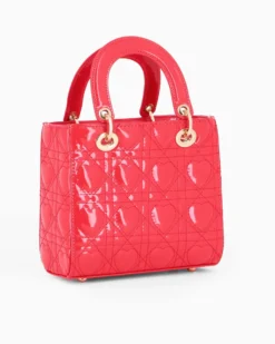 NARDINI - Borsa piccola rossa due manici effetto vernice trapuntata con cuori e ciondoli, tracolla removibile