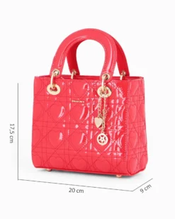 NARDINI - Borsa piccola rossa due manici effetto vernice trapuntata con cuori e ciondoli, tracolla removibile