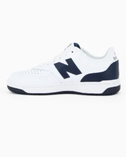 NEW BALANCE -  SNEAKERS JUNIOR LIFESTYLE BIANCHE CON DETTAGLI BLU  DAL 35.5 AL 40, G0806KG
