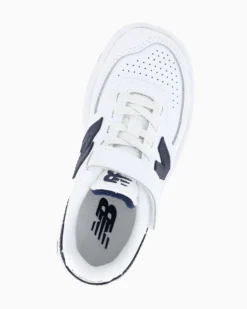 NEW BALANCE -  SNEAKERS KIDS LIFESTYLE BIANCHE CON DETTAGLI BLU DAL 28 AL 35, P0806RV