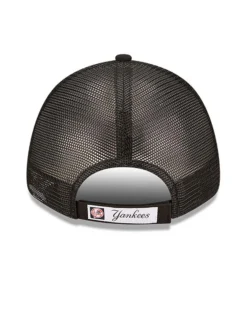 NEW ERA - Cappello nero regolabile con logo bianco e pannello posteriore in mesh - 9 FORTY