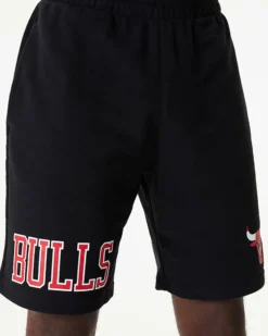 NEW ERA - Pantalone corto da uomo nero con logo Chicago Bulls