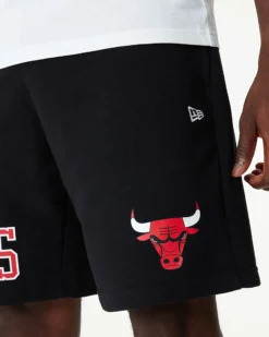 NEW ERA - Pantalone corto da uomo nero con logo Chicago Bulls