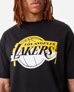NEW ERA - T shirt girocollo da uomo nera in cotone con logo Los Angeles Lakers