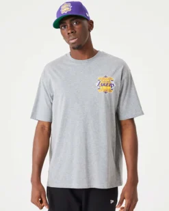 NEW ERA - T shirt oversize fit grigia in cotone con logo Lakers anteriore e posteriore