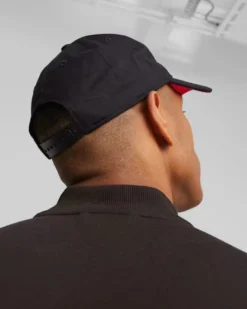 PUMA - Cappello nero con logo bianco Milan