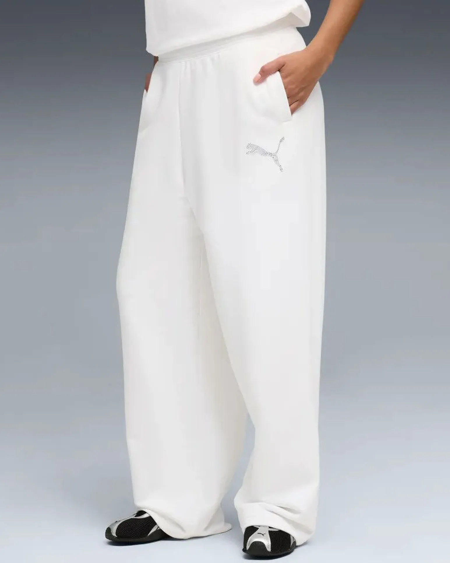 PUMA - PANTALONE DONNA BIANCO ESSENTIAL GRAPHIC LEO LUXE, 634567-02