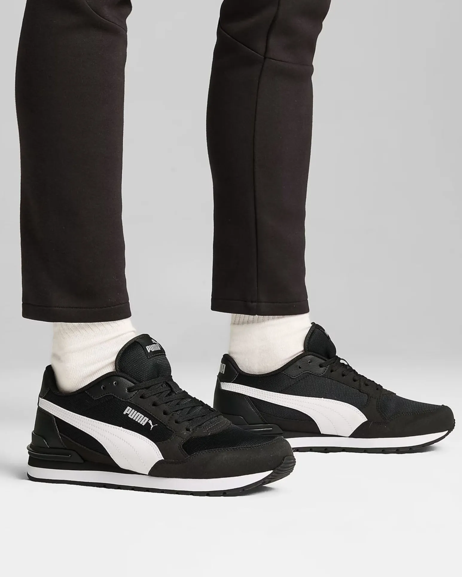 PUMA - SNEAKERS ST ST RUNNER V4 MESH -NERA CON DETTAGLI BIANCHI DA UOMO, 399666-01