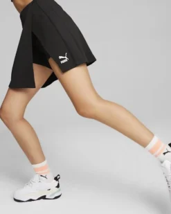 PUMA T7 SKORT - Gonna pantaloncino da donna con logo bianco - 62454201