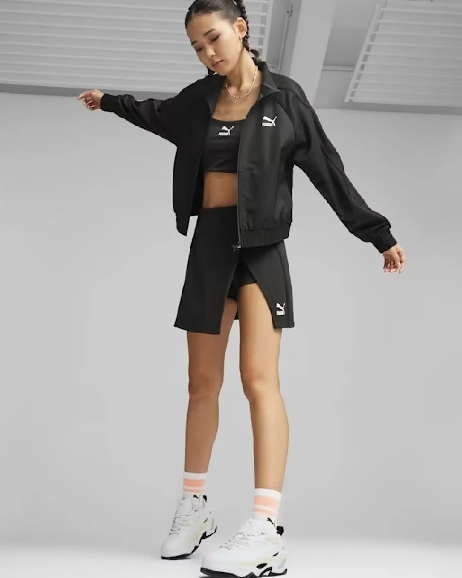 PUMA T7 SKORT - Gonna pantaloncino da donna con logo bianco - 62454201