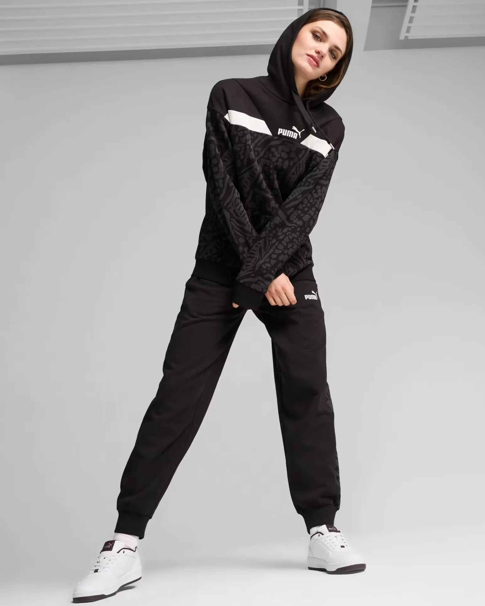 SWEAT C/CAPP.POWER HYPERNATURAL AOP BLK