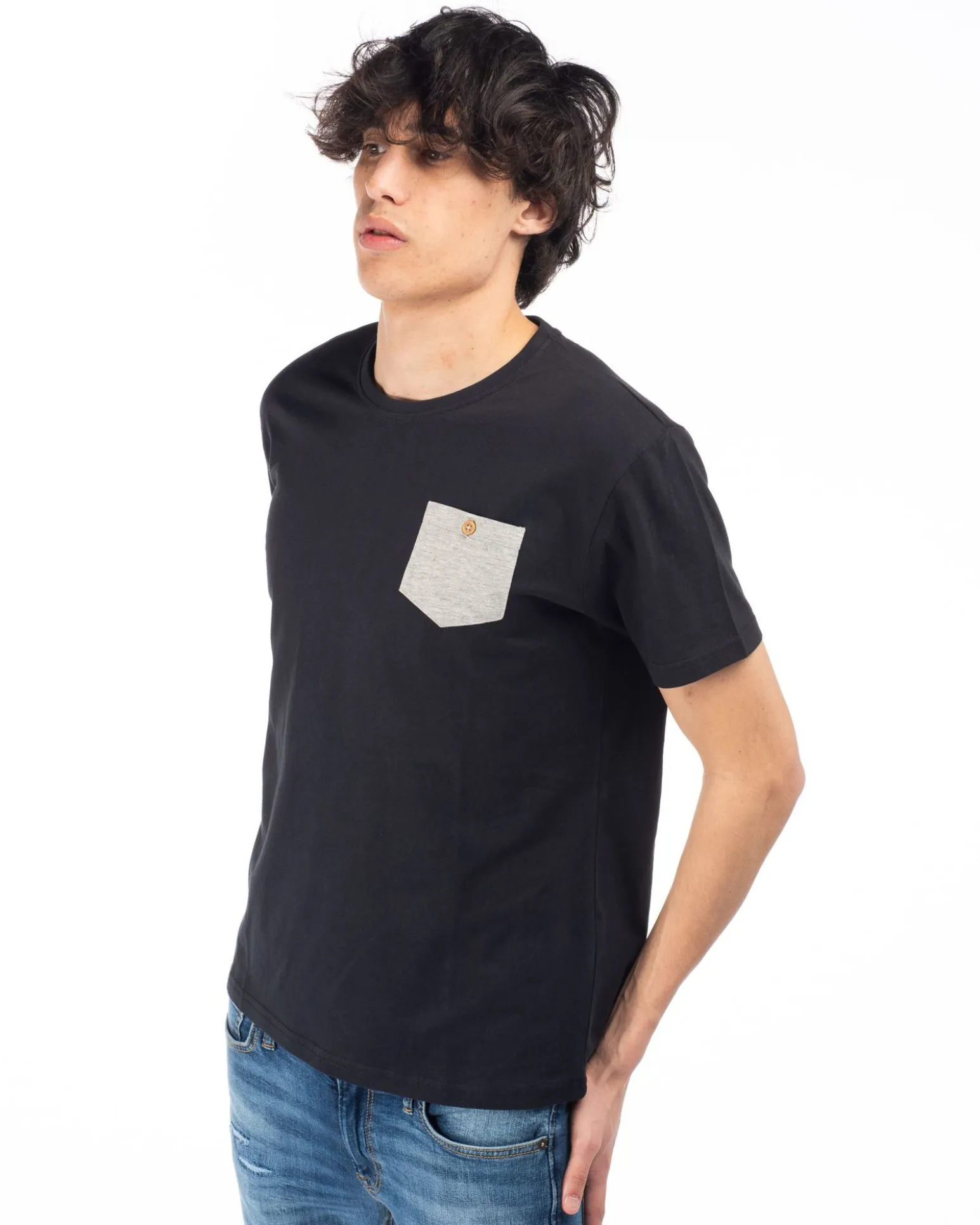 TSHIRT MANICA CORTA CON TASCHINO